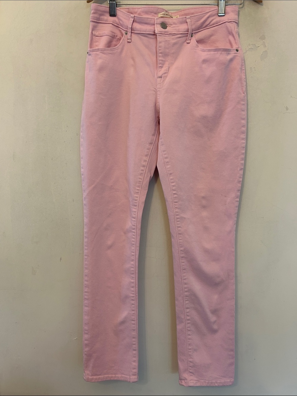 Levi’s Pink Stretch Classic mid rise skinny jeans Size 31 EUC